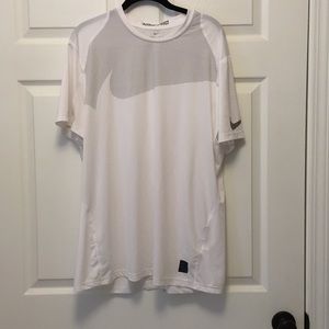 Men’s Nike Pro Dry-fit white fitted shirt size XL